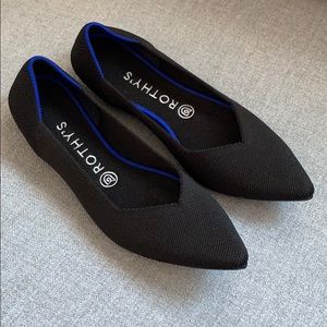 Black Pointed Toe Rothy’s
